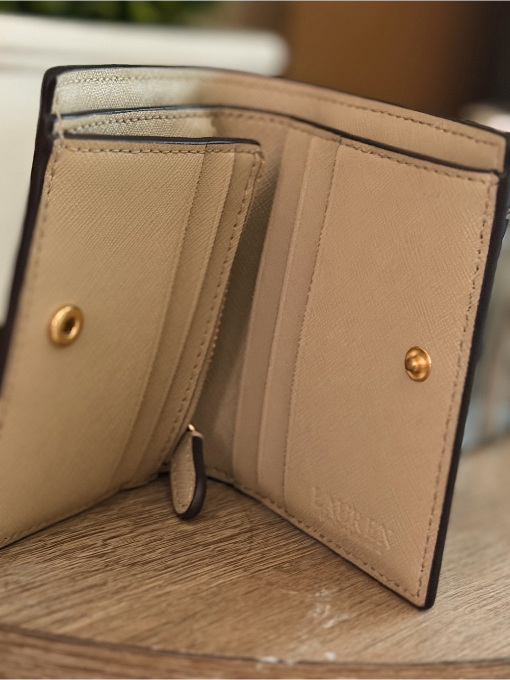 Ralph Lauren Cream Saffiano Shoulder Bag with Matching Wallet - Picture 4 of 6